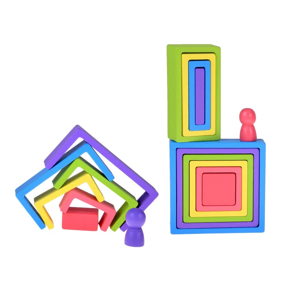 widok całego zestawu drewnianych elementów do kreatywnej zabawy