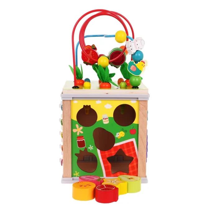 ścianka z kołami zębatymi i panelem godzin na drewnianej kostce