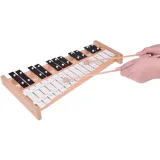 Instrument gotowy do gry ustawiony na szkolnej ławce