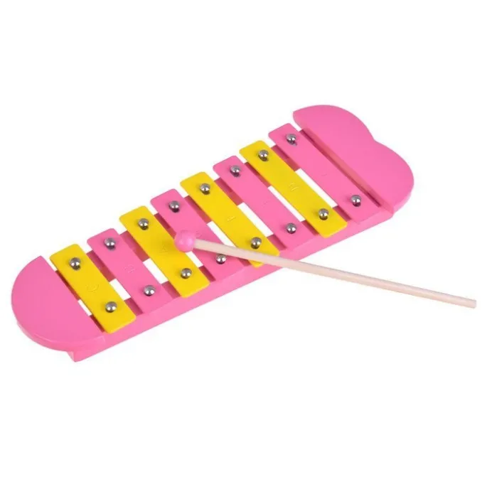 szczegół instrumentów – gładka powierzchnia drewna i intensywne kolory