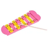 szczegół instrumentów – gładka powierzchnia drewna i intensywne kolory