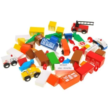 karetka, wóz policyjny i inne pojazdy wykonane z drewna