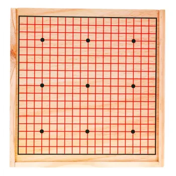 plansza do gry GO z kamieniami w czarnym i białym kolorze