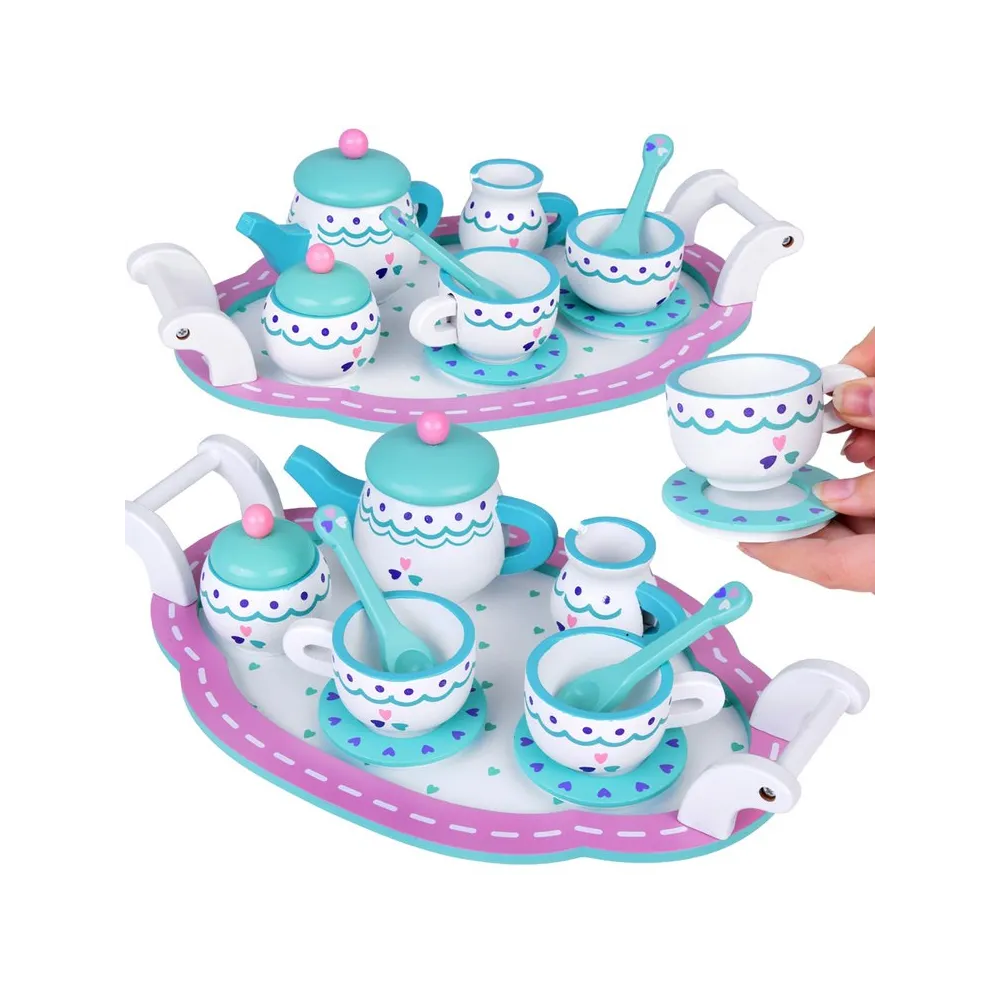 drewniany zestaw herbaciany z dzbankiem i filiżankami na tacy