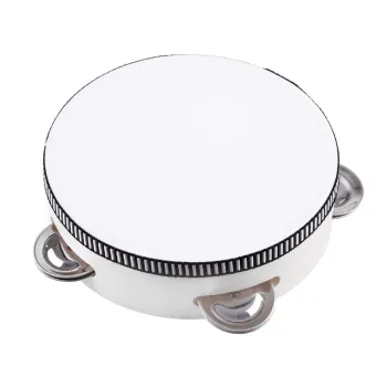 detal tamburyna z drewnianego zestawu muzycznego