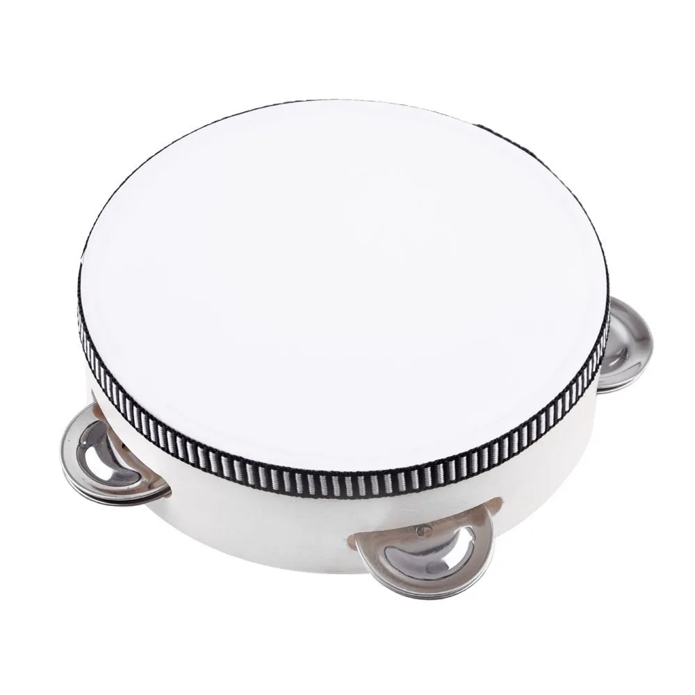 detal tamburyna z drewnianego zestawu muzycznego