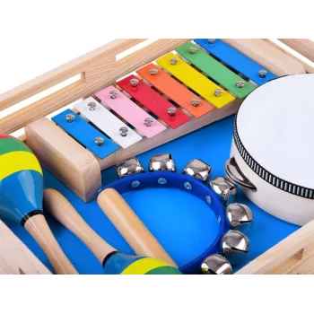 barwne akcenty na drewnianych instrumentach dla dzieci