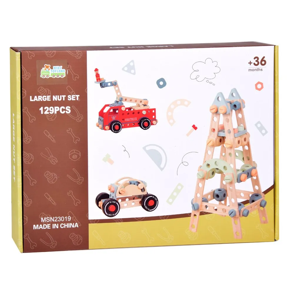 detal drewnianej nakrętki na śrubie montowanej przez dziecko