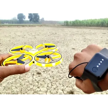 Podświetlenie LED w dronie RC0573 widoczne w półmroku