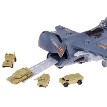 wojskowy helikopter i dron na pasie startowym bazy