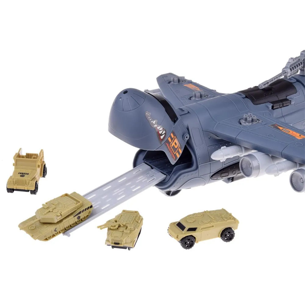 wojskowy helikopter i dron na pasie startowym bazy