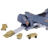 wojskowy helikopter i dron na pasie startowym bazy