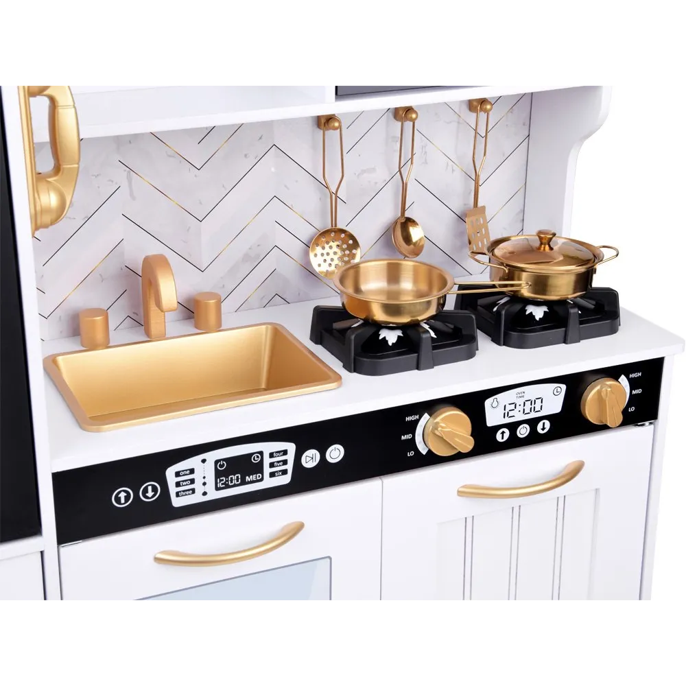 dekoracyjna ściana kuchni w stylu glamour z tablicą do pisania