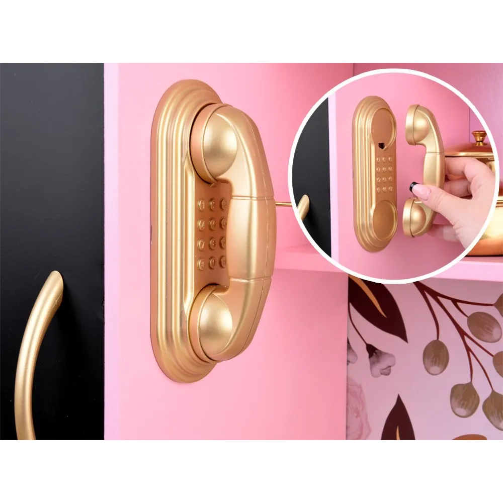 kwiatowy motyw na tylnej ścianie kuchni dziecięcej