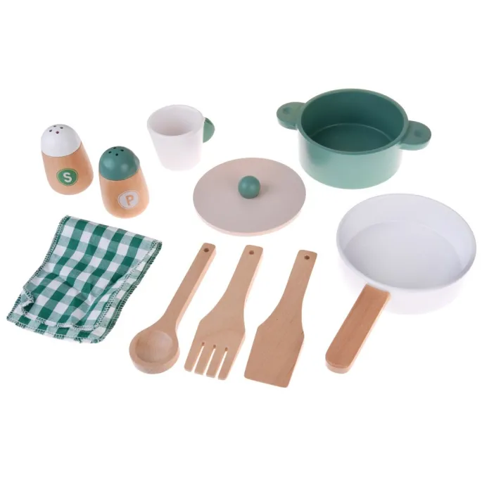 duża kuchnia dziecięca z lodówką i pralką, widok z przodu