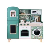 detal: piekarnik i mikrofalówka w kuchni drewnianej