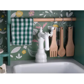 lodówka z dozownikiem wody, element kuchni retro dla dzieci