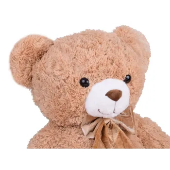 miś pluszowy benek prezentujący miękką gęstą fakturę futerka