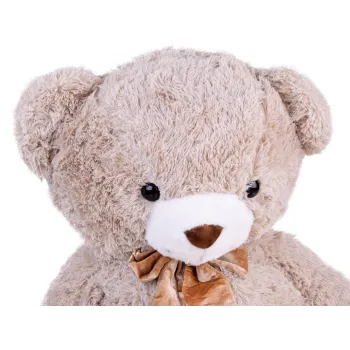 detal welurowej kokardki pod szyją misia benio