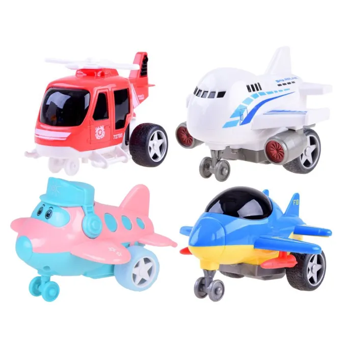 Widok całego zestawu samochodu z lawetą i pojazdami powietrznymi