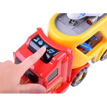 Ruchomy podjazd lawety przygotowany do załadunku samolotu