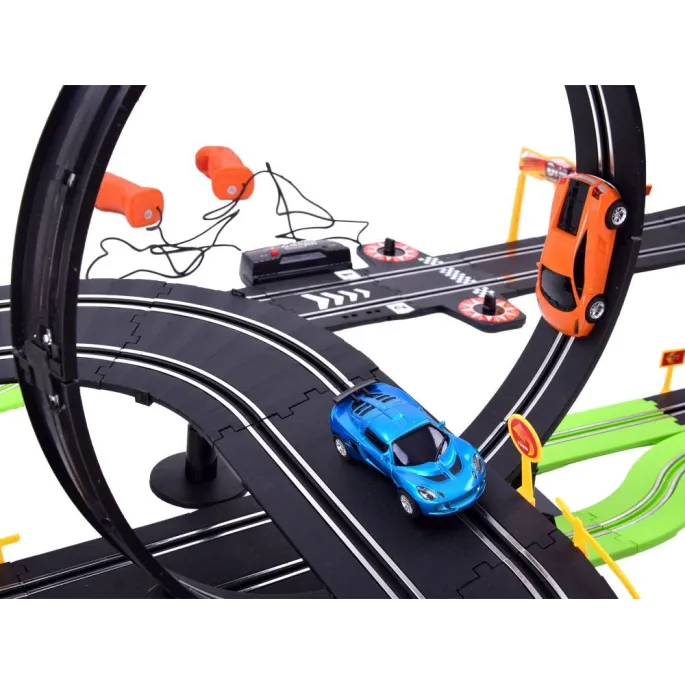 zestaw samochodowy z mostami i pętlami na dużej trasie