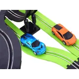 szczegółowy widok sportowych aut na torze wyścigowym