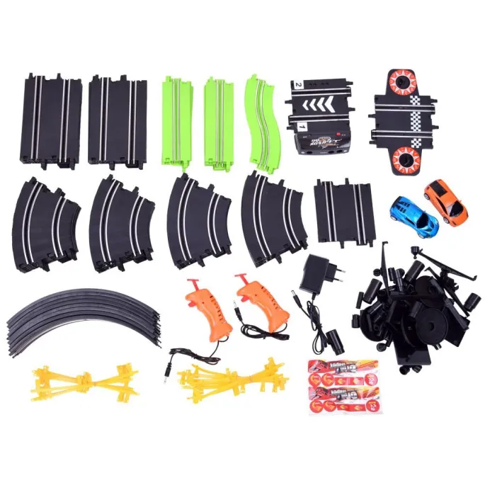 samochody ścigające się jednocześnie na długiej trasie