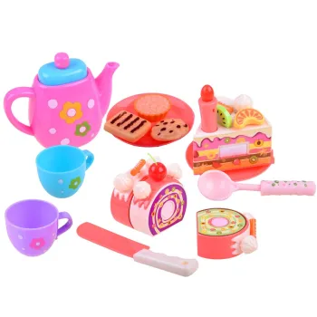 rolada do krojenia na rzepy oraz mini babeczki obok