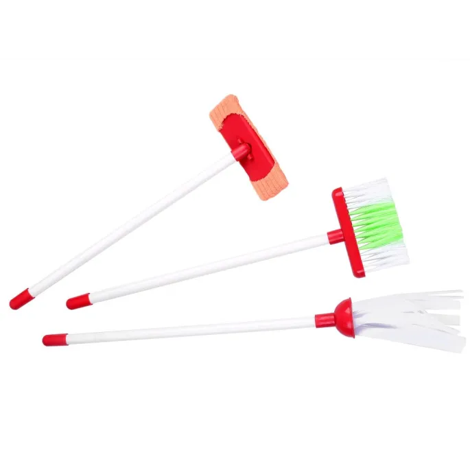 zabawka - płaski mop i sznurkowy mop na tle zestawu