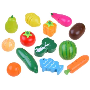 elementy zestawu do krojenia – warzywa, owoce i ryba