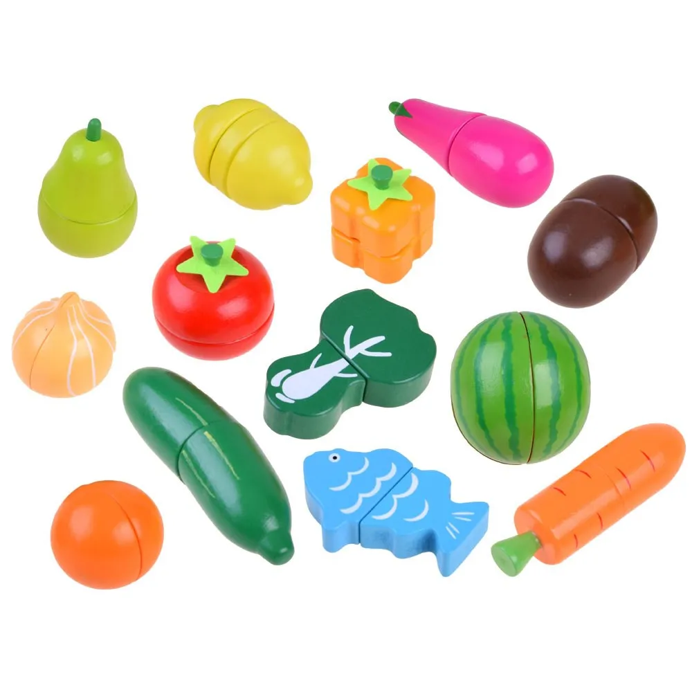 elementy zestawu do krojenia – warzywa, owoce i ryba