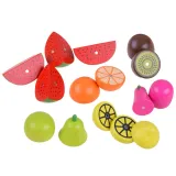 kolorowe warzywa i owoce rozdzielone na części na magnes