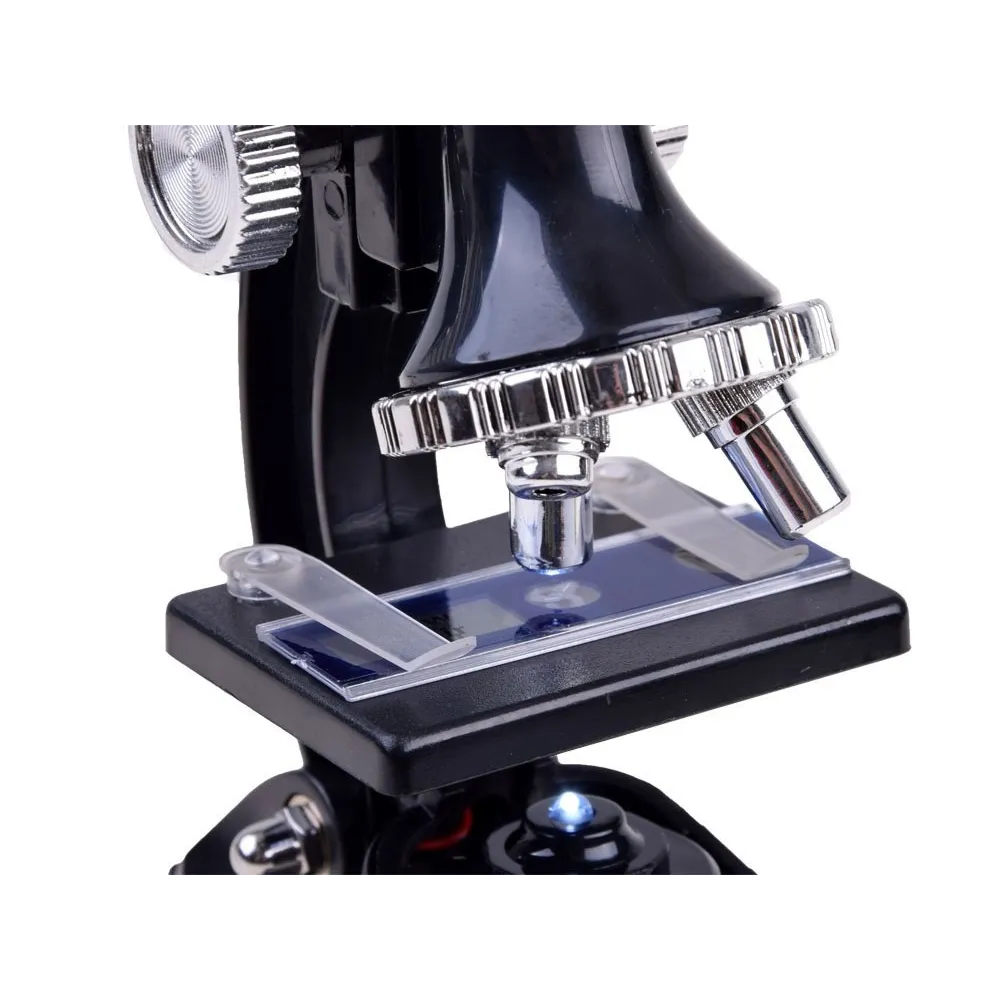 detal mikroskopu i pojemników na preparaty