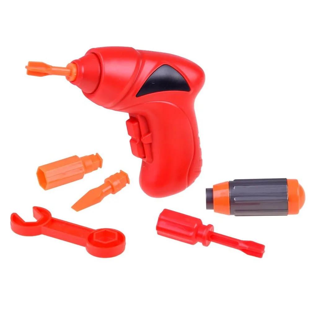 wybrane elementy: kwadrat, trójkąt, koło na jasnym tle