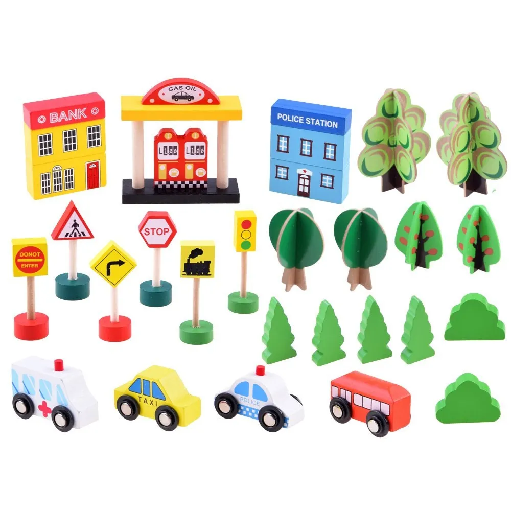 zbliżenie na złączone magnesem wagoniki na torach