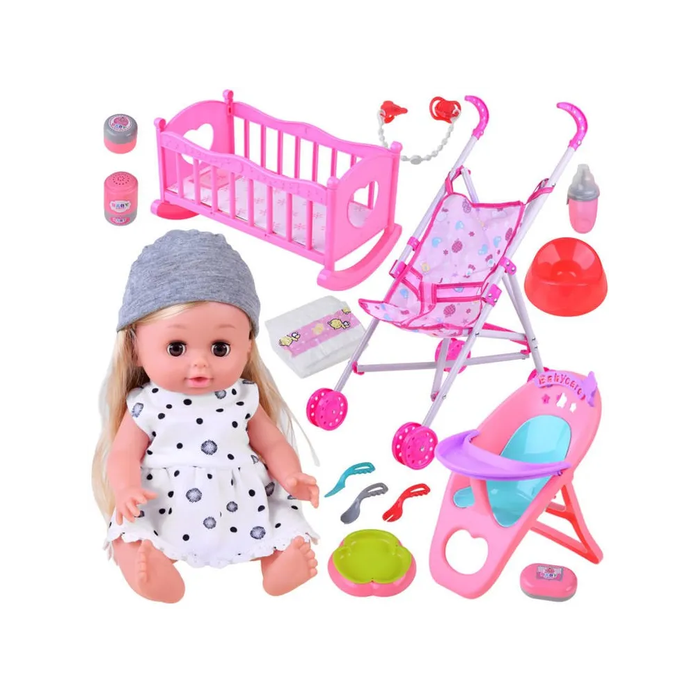 Duży zestaw z lalką interaktywną i akcesoriami na białym tle