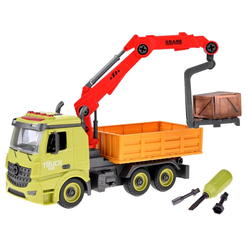 Emocjonująca zabawa dźwigiem z napędem friction przez dziecko