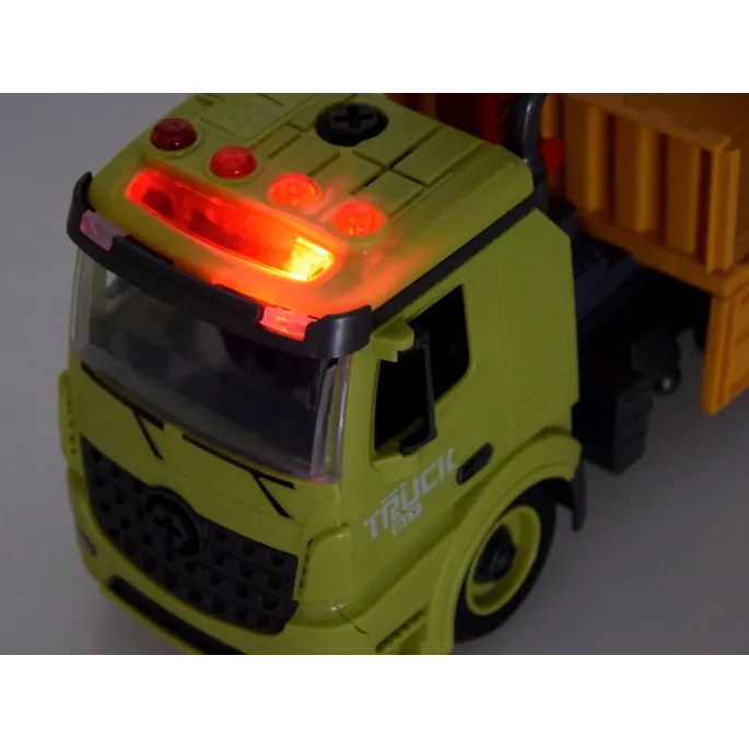 Samodzielnie skręcony pojazd budowlany gotowy do zabawy