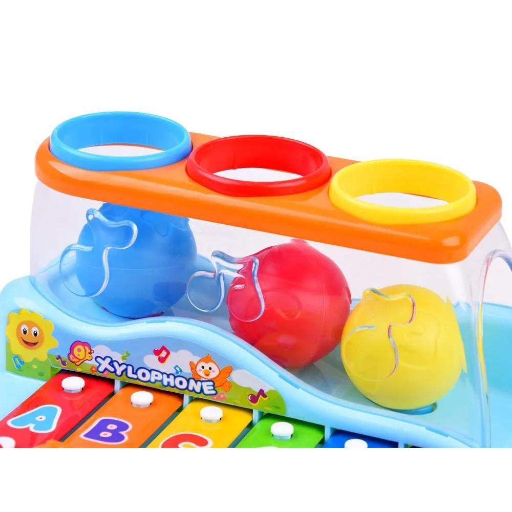 Szczegółowy widok kolorowych detali na powierzchni cymbałków