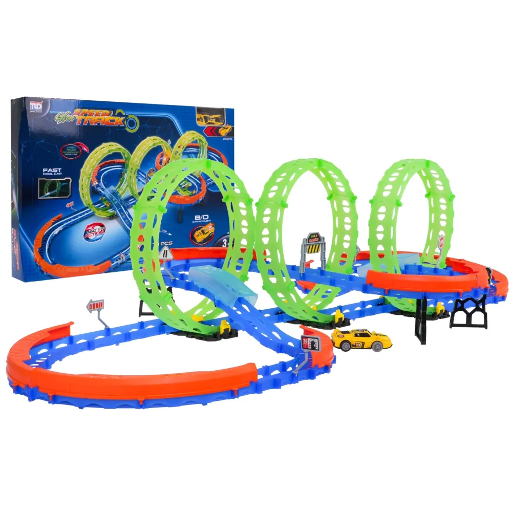 Widok toru z pętlami 360 stopni i fluorescencyjnymi elementami