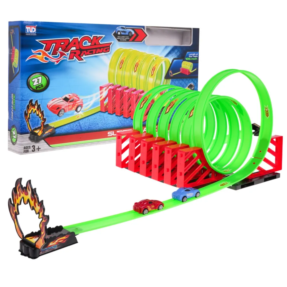 ekstremalny tor wyścigowy z samochodzikami i sześcioma pętlami na białym tle