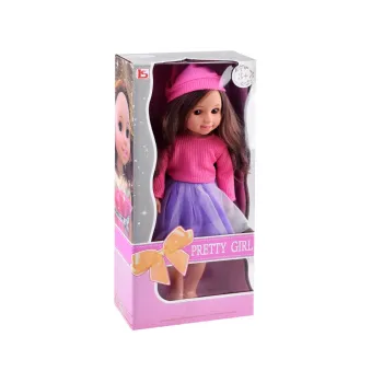 Elegancka lalka przygotowana do stylizacji włosów i kreatywnej zabawy