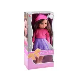 Elegancka lalka przygotowana do stylizacji włosów i kreatywnej zabawy