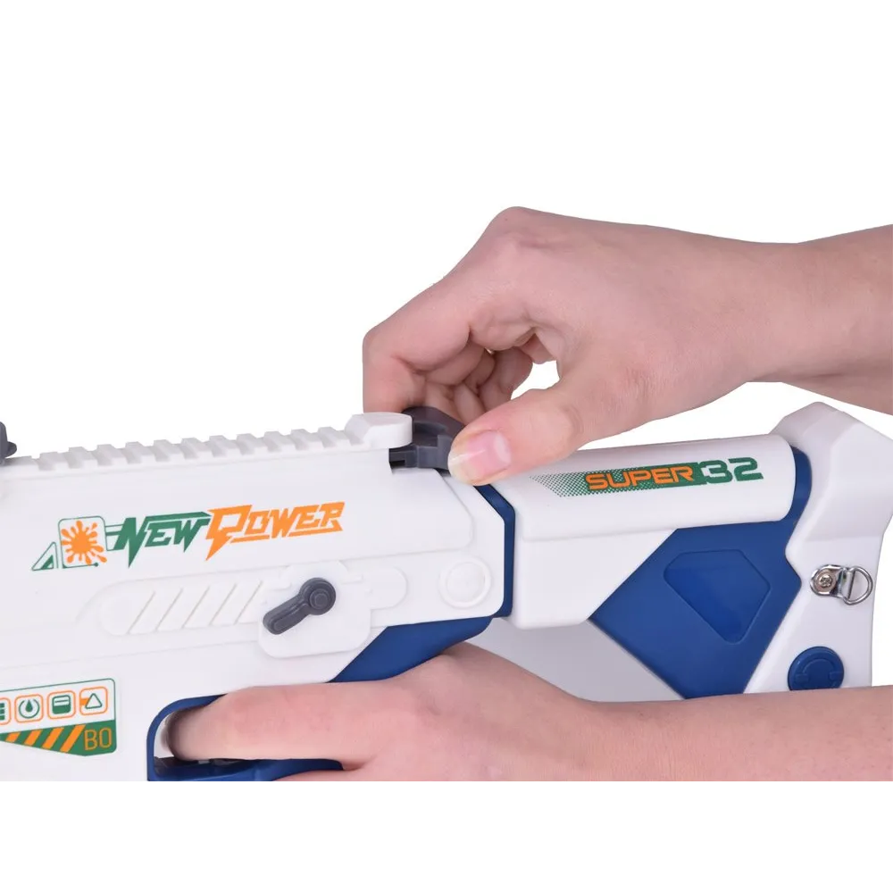 pistolet na wodę zapakowany w kolorowe pudełko na prezent