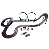 zbliżenie na szczegóły samochodu audi umieszczonego na torze rajdowym