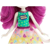 Zbliżenie na twarz lalki Dessa z sympatycznymi uszami i ogonem