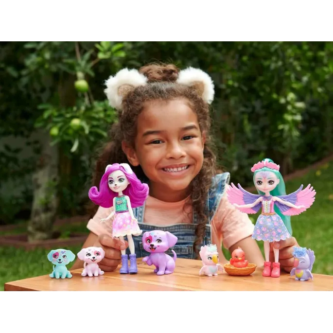 Zbliżenie na szczegółowe detale stroju Filia Finch