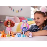 Lizka Perk i miniaturowa rodzina Sandia i Nosher stoją razem