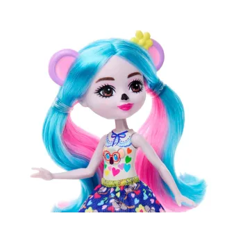 Lalka z ruchomymi kończynami podczas kreatywnej zabawy